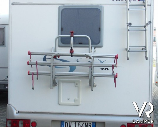 BLU CAMP SKY 70 - camper mansardato usato 7 posti letto, con doppia dinette e tanti accessori.