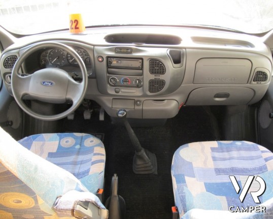 Blu Camp Sky 50: camper usato a Torino con letti a castello laterali, su meccanica Ford con aria condizionata in cabina.