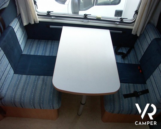 BLU CAMP FLY 51: mansardato usato economico per prime esperienze, con doccia separata e letti a castello