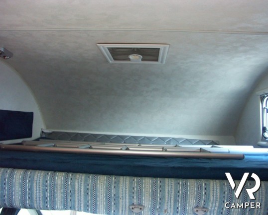 BLU CAMP FLY 51: mansardato usato economico per prime esperienze, con doccia separata e letti a castello