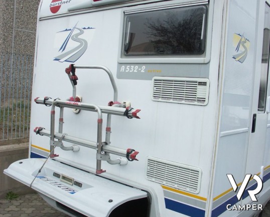 BURSTNER A532-2 - mansardato usato 5 posti letto con doppio pavimento adatto per il campeggio invernale.