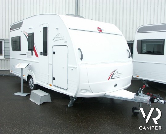 Burstner Averso Plus 440 TK: bellissima caravan con letto basculante e letti a castello, compatta nelle dimensioni e ottima per viaggiare