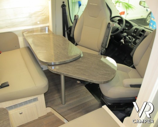 Burstner Brevio T 601: camper semintegrale nuovo color champagne con portello posteriore grande, letto basculante posteriore in solo 6 metri.