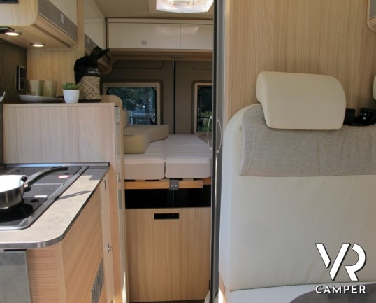 Burstner Citycar 540: furgonato compatto, due posti e il terzo opzionale in cabina, agile nel traffico anche nell'uso di tutti i giorni.