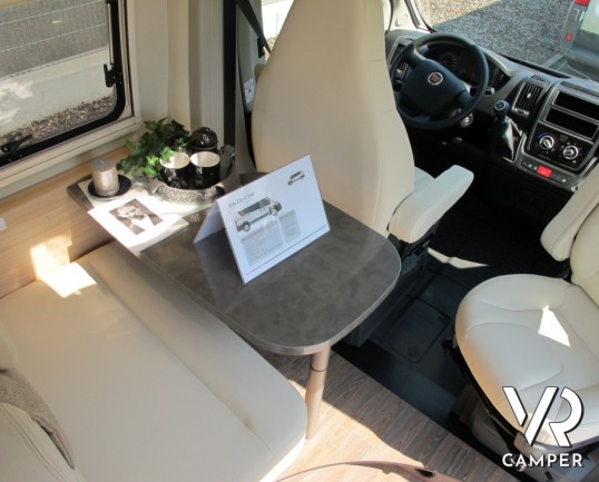 Burstner Citycar 540: furgonato compatto, due posti e il terzo opzionale in cabina, agile nel traffico anche nell'uso di tutti i giorni.