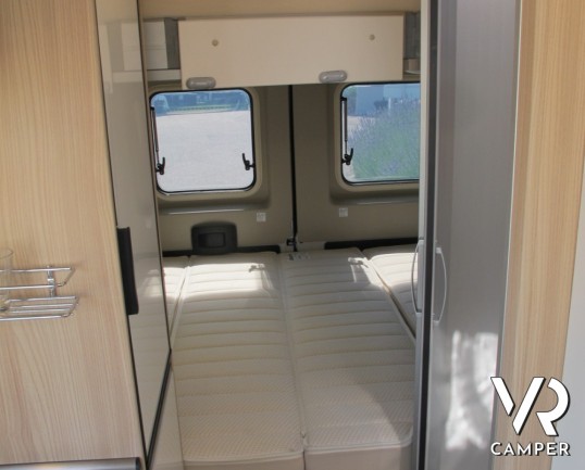 Burstner Citycar 601: furgonato 4 posti con letto basculante posteriore elettrico, allargabile, ottimo per la coppia con nipoti