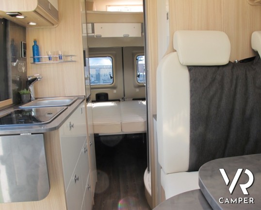 Burstner Citycar 601: furgonato 4 posti con letto basculante posteriore elettrico, allargabile, ottimo per la coppia con nipoti