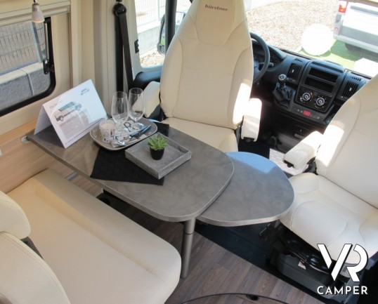 Burstner Citycar 601: furgonato 4 posti con letto basculante posteriore elettrico, allargabile, ottimo per la coppia con nipoti