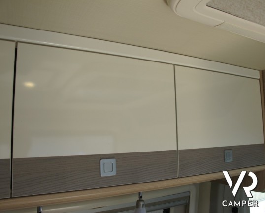 Burstner Citycar 602: ottimo furgonato 3 posti con letti gemelli e solo sei metri di lunghezza, bagno con lavandino a ribalta