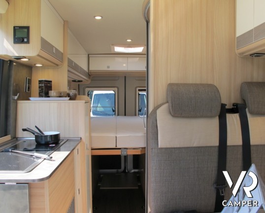 Burstner Citycar 602: ottimo furgonato 3 posti con letti gemelli e solo sei metri di lunghezza, bagno con lavandino a ribalta