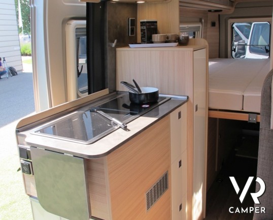 Burstner Citycar 602: ottimo furgonato 3 posti con letti gemelli e solo sei metri di lunghezza, bagno con lavandino a ribalta