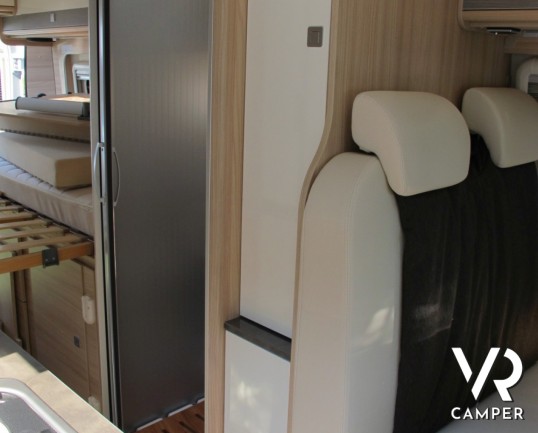 Burstner Citycar 640: furgonato oltre i 6 metri, con letti gemelli posteriori, 3 armadi e bagno con lavandino a ribalta