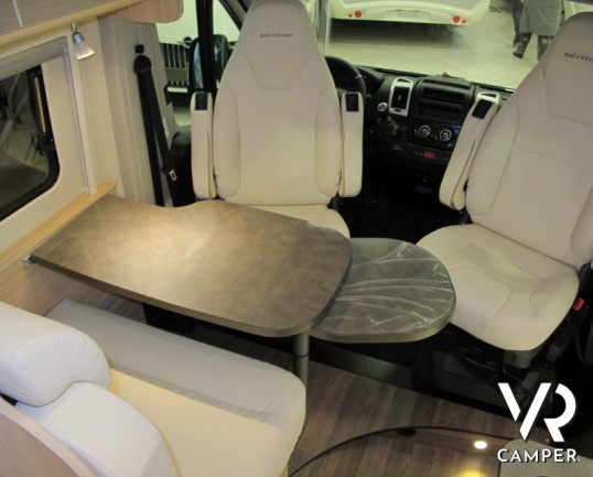 Burstner Citycar C 600: furgone con 3 armadi e ampi spazi nei pensili, con interni in pelle e un ottimo prezzo di vendita.