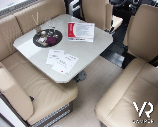 Burstner Elegance I 840 G: motorhome fascia lusso tedesco con garage grande