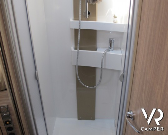 Burstner Ixeo I 728 G: camper motorhome nuovo con doppio pavimento termico, letti gemelli posteriori su ampio garage, oltrei 7 metri di lunghezza