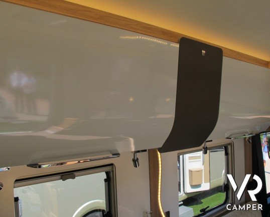 Burstner Ixeo I 736: motorhome nuovo con letto nautico posteriore, doppio divanetto contrapposto e bagno e doccia separati