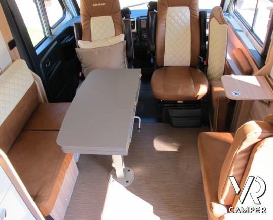 Burstner Ixeo I 736: motorhome nuovo con letto nautico posteriore, doppio divanetto contrapposto e bagno e doccia separati