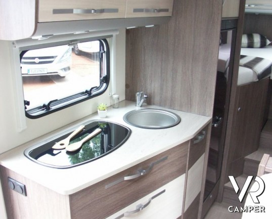 Burstner Nexxo 690 G Summer: camper nuovo semintegrale con letti gemelli in versione speciale