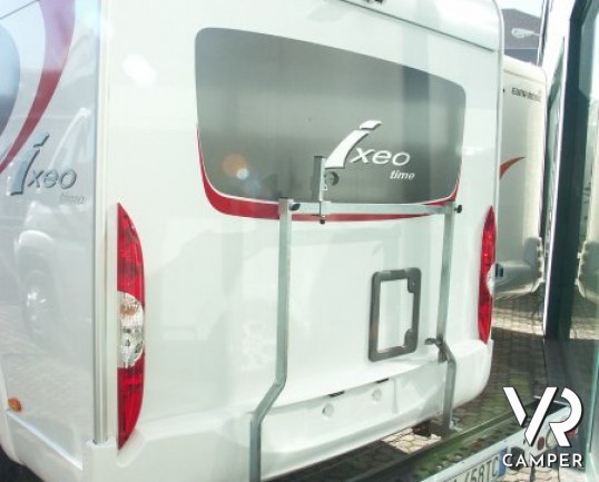 Burstner Ixeo Time 590: camper usato di piccole dimensioni con letto basculante e portamoto