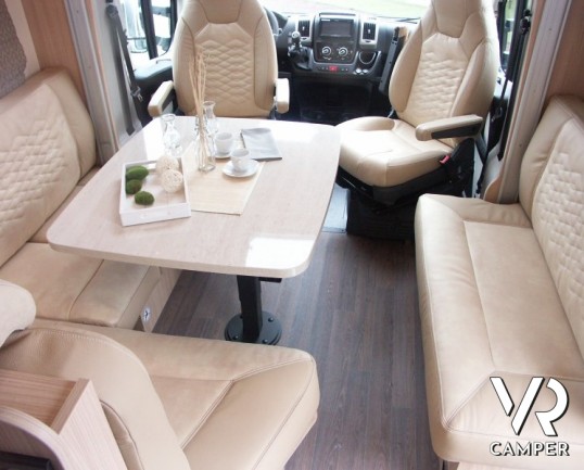 Burstner Ixeo Time 590 ED. 30: camper nuovo a Torino semintegrale compatto con letto basculante 4 posti bagno e doccia separata.