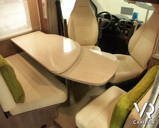 Burstner Ixeo Time 710 G: camper semintegrale nuovo con garage e letto matrimoniale, letto basculante su Fiat Ducato