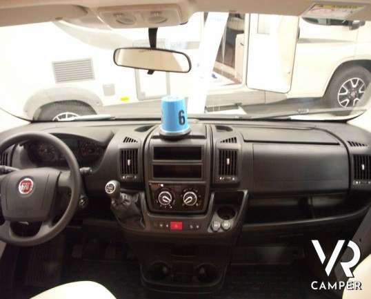 Burstner Ixeo Time 710 G: camper semintegrale nuovo con garage e letto matrimoniale, letto basculante su Fiat Ducato