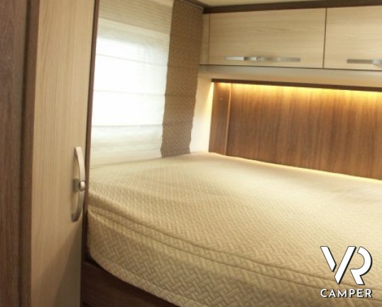 Burstner Ixeo Time 710 G: camper semintegrale nuovo con garage e letto matrimoniale, letto basculante su Fiat Ducato