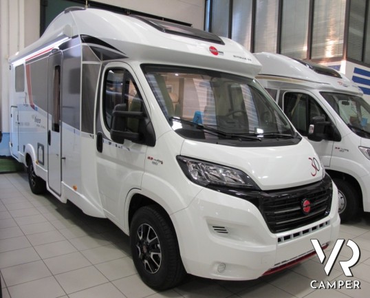 Burstner Ixeo Time 726 G Edition 30: camper semintegrale nuovo con letti gemelli posteriori, ampio garage e letto basculante