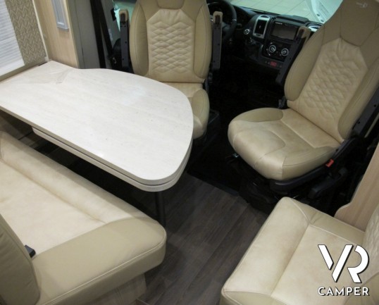 Burstner Ixeo Time 726 G Edition 30: camper semintegrale nuovo con letti gemelli posteriori, ampio garage e letto basculante