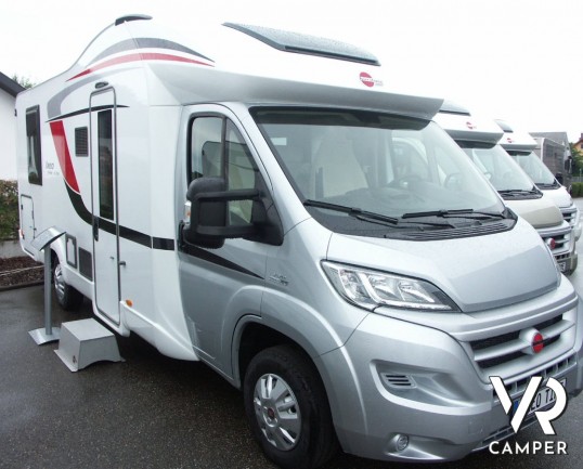 Burstner Ixeo Time 734: letto nautico con letto basculante centrale, frigorifero grande con bagno e doccia separati