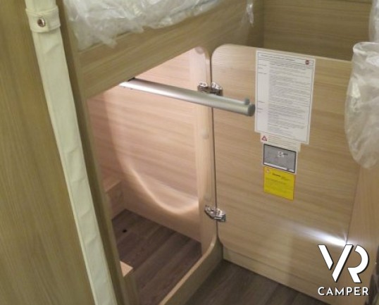 Burstner Lyseo T 690 G: nuovo semintegrale Burstner con garage, letto basculante e ampia dinette, nuovo modello sotto i sette metri e letti gemelli