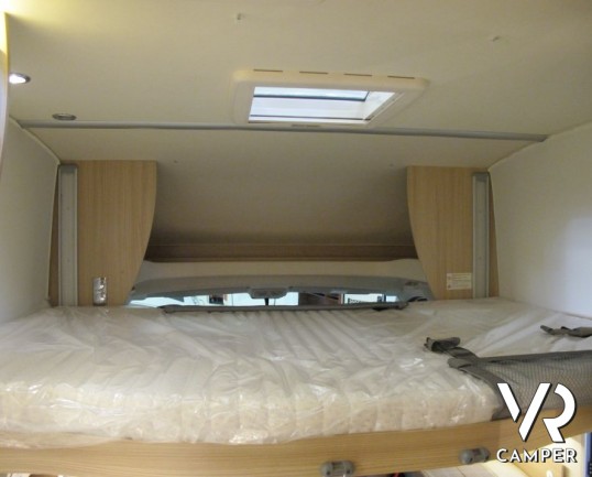 Burstner Lyseo T 690 G: nuovo semintegrale Burstner con garage, letto basculante e ampia dinette, nuovo modello sotto i sette metri e letti gemelli