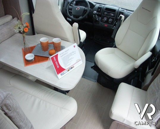 Burstner Nexxo 665: semintegrale Burstner nuovo con letto nautico basso, doccia separata, dinette ampia.