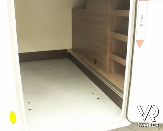 Burstner Nexxo Time 670: camper nuovo a Torino con garage e ampia dinette, senza letto basculante.