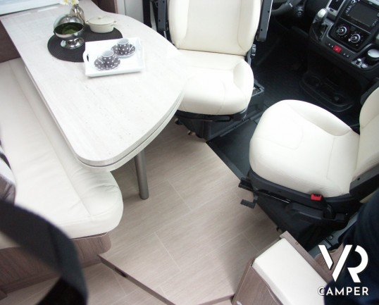 Burstner Nexxo 660 G Summer: semintegrale nuovo con letti gemelli e garage grande in versione speciale