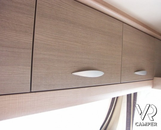 Burstner Premio 485: caravan usata recente 4 posti letto, con letti a castello e dinette, piccole dimensioni e leggera