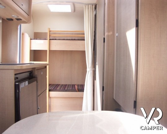 Burstner Premio 485: caravan usata recente 4 posti letto, con letti a castello e dinette, piccole dimensioni e leggera