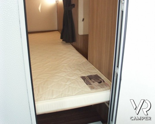 Burstner Premio 495 TK: roulotte nuova a Torino marchio Burstner con letti a castello, 6 posti, letto basso matrimoniale.