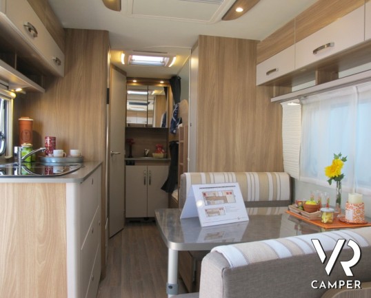 Burstner Premio 530 TK: caravan nuova burstner con letti a castello laterali, ampia dinette e letto matrimoniale sul timone