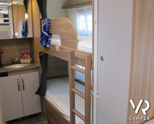 Burstner Premio 530 TK: caravan nuova burstner con letti a castello laterali, ampia dinette e letto matrimoniale sul timone