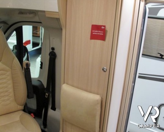 Burstner Travel Van 620 G Edition 30: camper nuovo semintegrale Burstner stretto con letti gemelli e garage