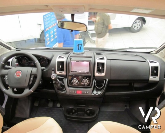 Burstner Travel Van 620 G Edition 30: camper nuovo semintegrale Burstner stretto con letti gemelli e garage