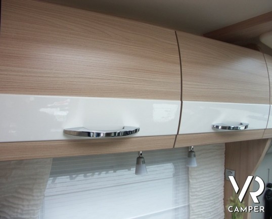 Burstner Travel Van 690 G: semintegrale Burstner 7 metri con letti gemelli e garage