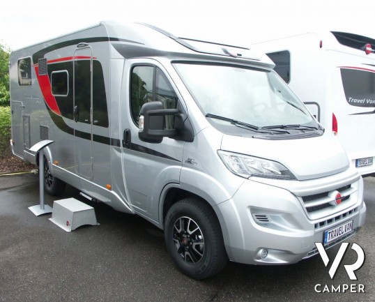 Burstner Travel Van 690 G: semintegrale Burstner 7 metri con letti gemelli e garage