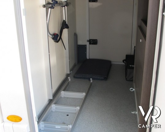 Burstner Viseo 670: motorhome recente a Torino, con garage ampio, e dinette a L, ottimo anche per le vacanze invernali.