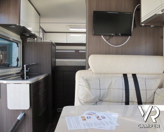 Burstner Viseo 670: motorhome recente a Torino, con garage ampio, e dinette a L, ottimo anche per le vacanze invernali.