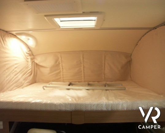 Burstner Viseo 690 G: camper motorhome nuovo con letti gemelli e garage, bagno vario e frigorifero grande.