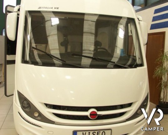 Burstner Viseo 690 G: camper motorhome nuovo con letti gemelli e garage, bagno vario e frigorifero grande.