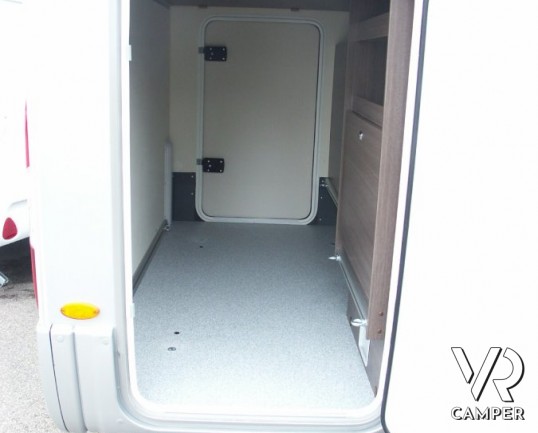 Burstner Viseo 670 G: motorhome Burstner con garage e letto matrimoniale in coda