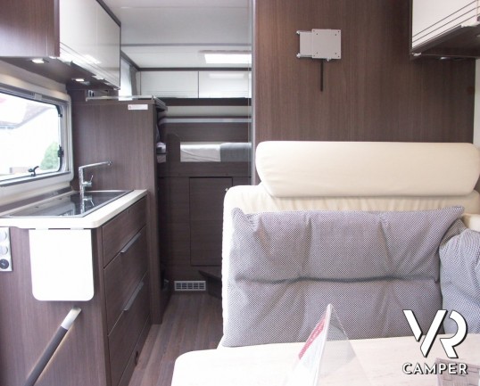 Burstner Viseo 670 G: motorhome Burstner con garage e letto matrimoniale in coda